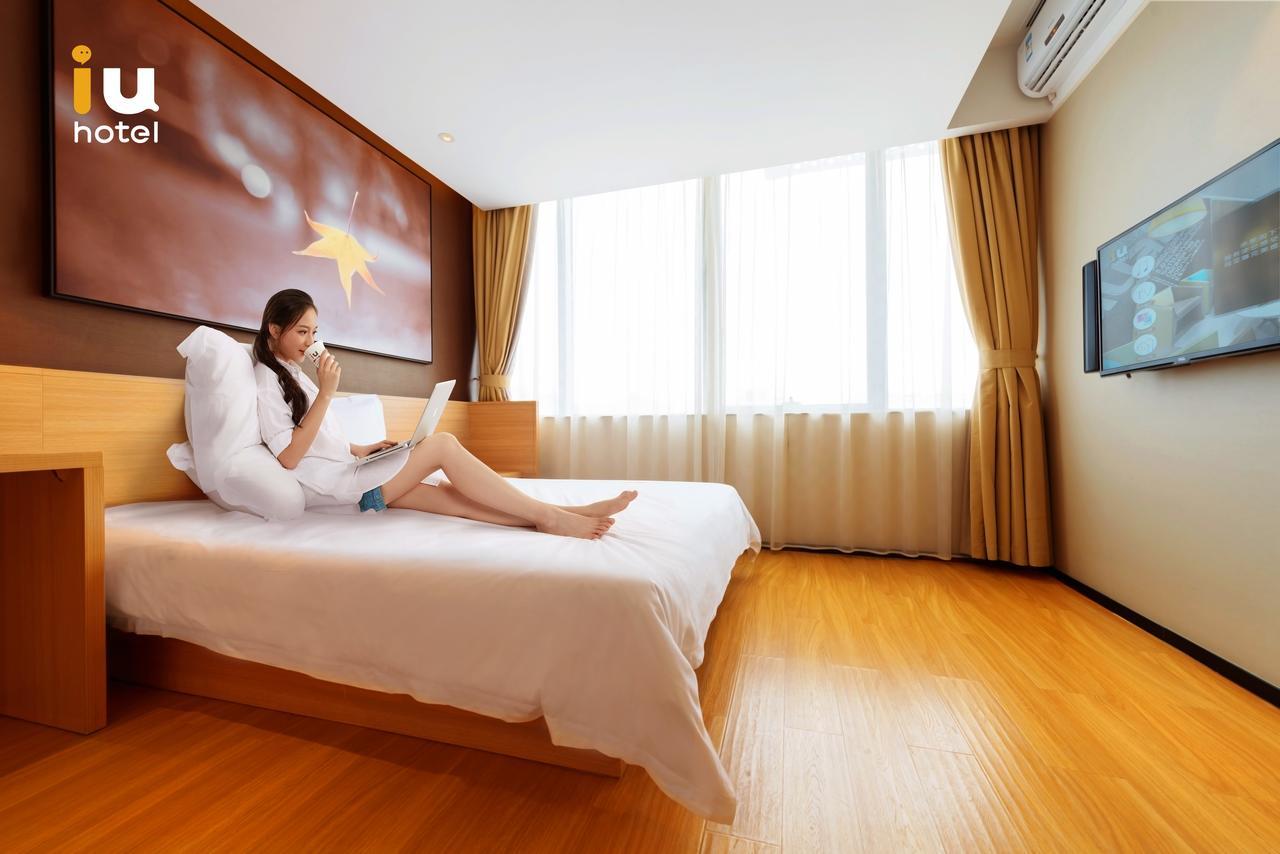 Iu Hotel Urumqi Shinianzi Bus Station エクステリア 写真