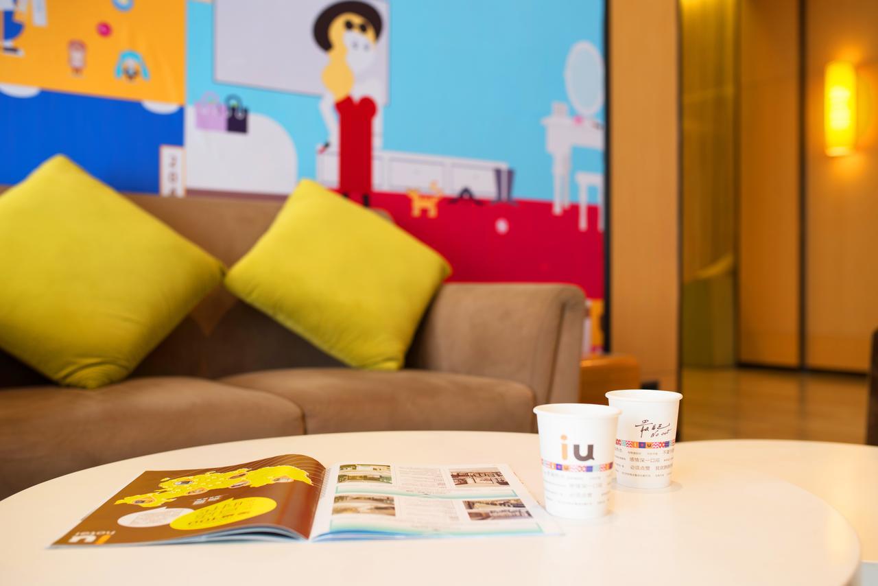 Iu Hotel Urumqi Shinianzi Bus Station エクステリア 写真