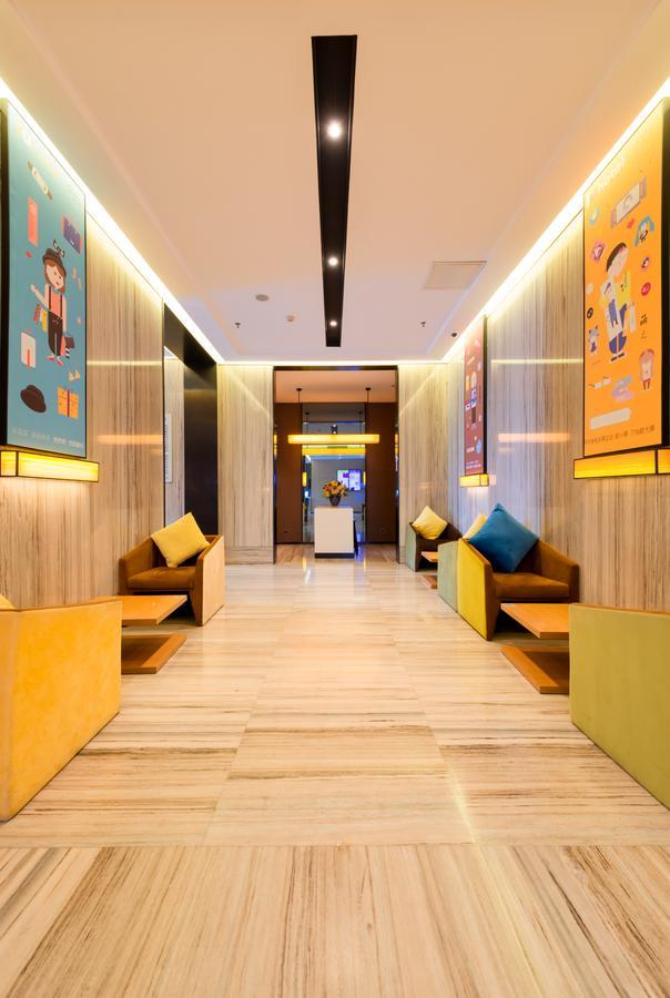 Iu Hotel Urumqi Shinianzi Bus Station エクステリア 写真