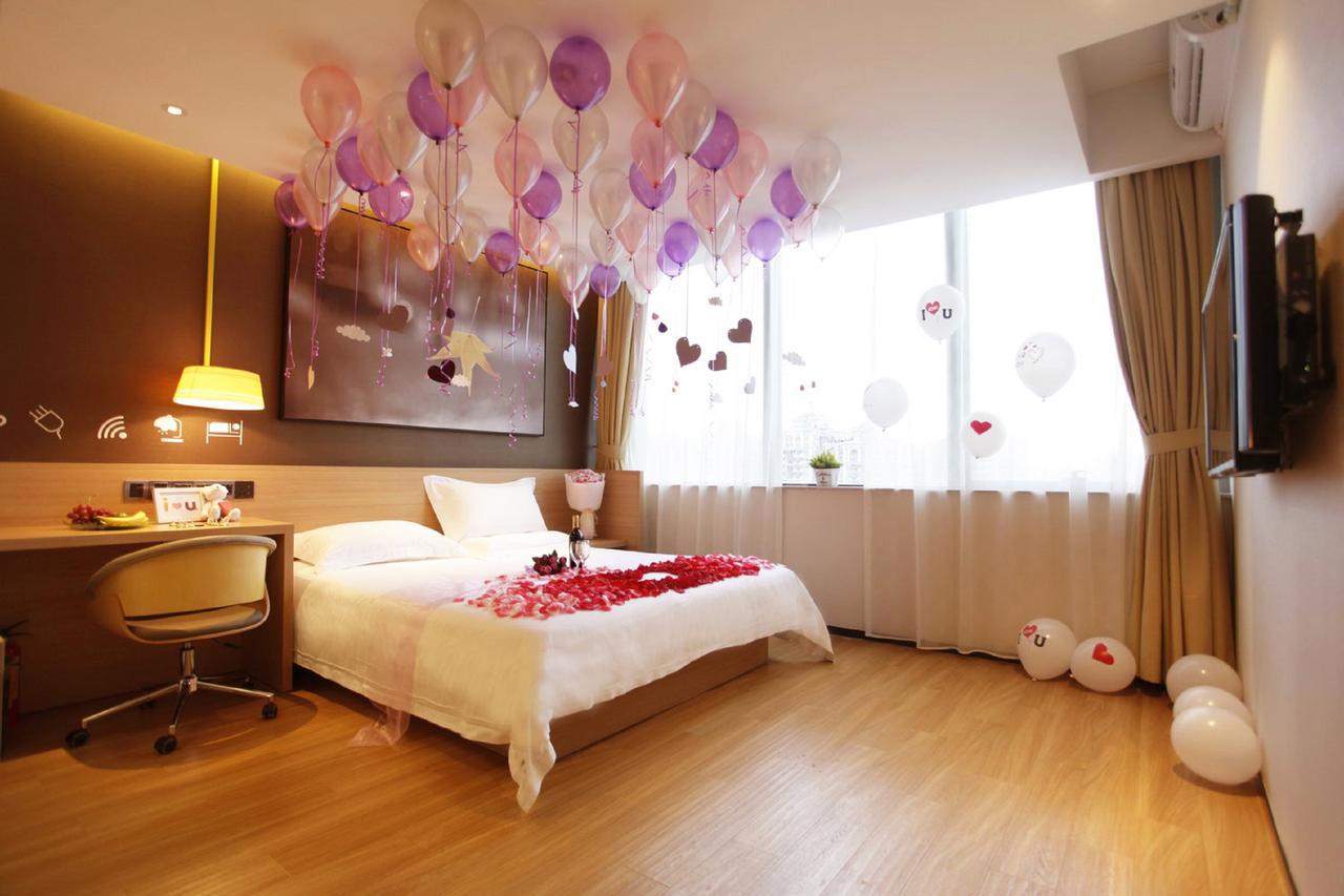 Iu Hotel Urumqi Shinianzi Bus Station エクステリア 写真